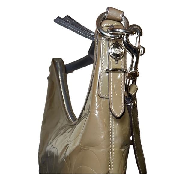 Coach Enamel 2Way Gray Patent Leather Hobo Shoulder Bag Embossed C's & wallet✨ - Picture 10 of 16